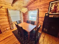 Gone With The Wind #47 New cabin to VRBO walking distance from courthouse square