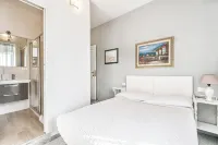 ลีอา รูมส์ 2 โรงแรมใน