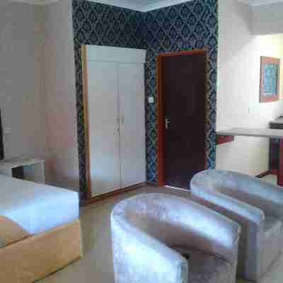 Pacific Conqueror Self Catering Units Rooms