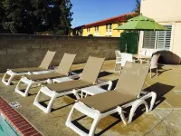 Comfort Suites - Pools