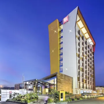 Ibis Padang Hotels near Carocok Beach