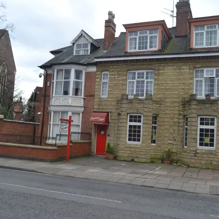 Glenfield Lodge Guest House Отели рядом с достопримечательностью «Улица Белгрейв-роуд»