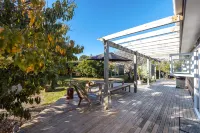 Driftwood Beach House with Spa Pool -  Holiday Villas