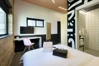 Pixel - by Loginn Tel-Avivian Hotels - Ramah Hewan Peliharaan