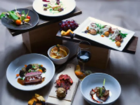 โรงแรมแอมบาสซาเดอร์ มิลวอกี - เทรดมาร์คคอลเลกชัน บาย วินด์แฮม โรงแรมในมิลวอกี