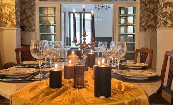 La Petite Foret Art Deco Apartment in Brussels