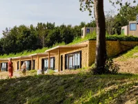 Nice Hill Lodge, 2 Bathrooms, Near Maastricht