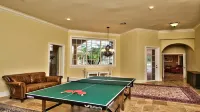 Knickerbocker Estate of Naples