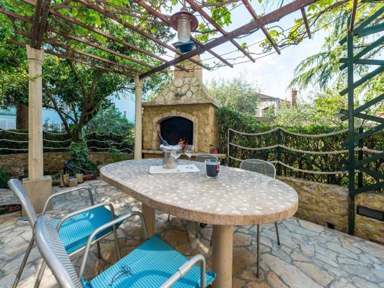 Green Terrace Apartment I
