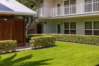 Sun Dek Beach House Hotels near Boynton Beach Inlet