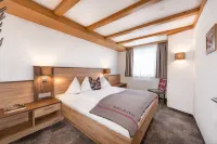 Apartments & Garni Alpenrose Hotels in Tweng