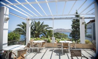 Clara Resort