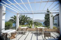 Clara Resort