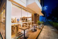 Seasalter Maldives Hotel a Furanafushi