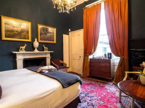 Six Brunton Place Guest House