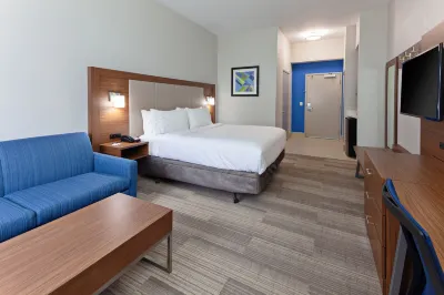 Holiday Inn Express & Suites Valencia - Santa Clarita Hotels in Stevenson Ranch