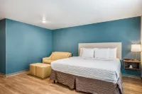 WoodSpring Suites Chicago Addison Hotels in Elmhurst