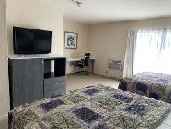 Apple Valley Hotel & Lodge