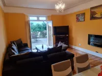 4Br Stunning Sea View Escape-Near Snowdonia & Coastal Trails Hôtels à : Penmaenmawr