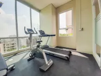 Cozy and Nice Studio at Apartment B Residence - gimnasio