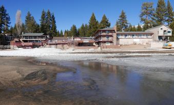 Crown Motel