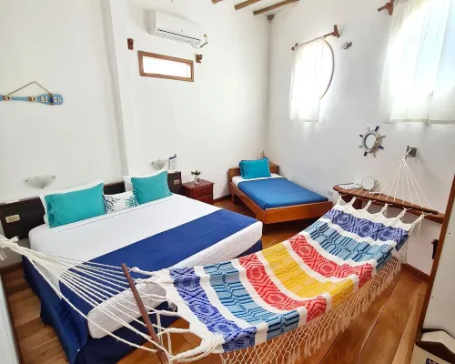 Capitan Max B&B Hotels in Puerto Ayora
