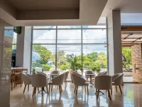 Wyndham Garden Cartagena Hotels near Crespo