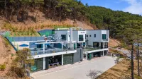 Chungnam Cheongyang Kongmaea Poolvilla Hotels near Cheonjang Lake Suspension Bridge