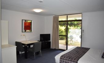 Roundhouse Motel