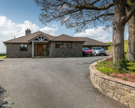 ビーコンズ ビュー B&B ブレコンのホテル