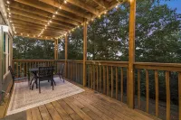 Midnight Oasis - Nestled Among Nature of the Ozarks!