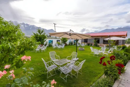 Al Noor Starlet Hotel