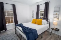 Charming 4Br2BA Only 5 Mins Downtown Riverwalk - Homestay