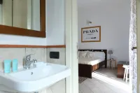 Central Apartment with Balcony