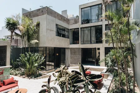Casa Ixaya by Barrio México Отели рядом с достопримечательностью «Госпиталь Кабаньяс»