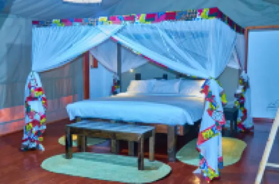 Njia Panda Tented Lodge and Campsite