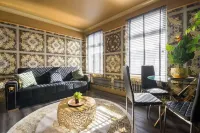 Luxury Versace Sleeps10 HotTub Pool Table Skytv