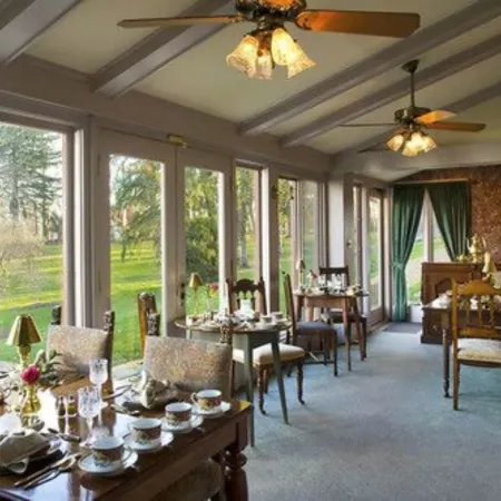 Hillbrook Inn