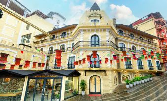 Babeeni Family Hotel