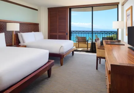 Royal Lahaina Resort Отели рядом с достопримечательностью «Лахайна Джодо Мишен»