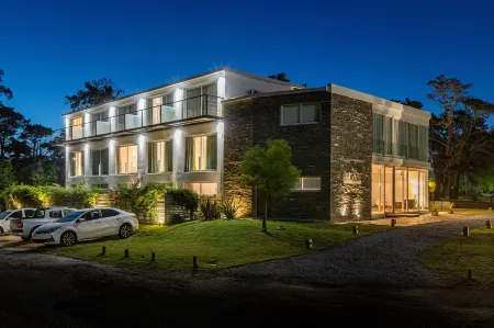 Live Hotel Boutique (Adults Only)