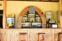 Ruhondo Beach Resort - Bãi đậu xe