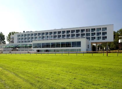 ATLANTIC Hotel Galopprennbahn