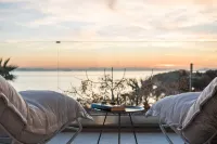 Urban Suites Hotels in Alimos