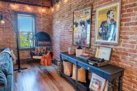 The Loft @ 417 - Uniquely Renovated Downtown Loft