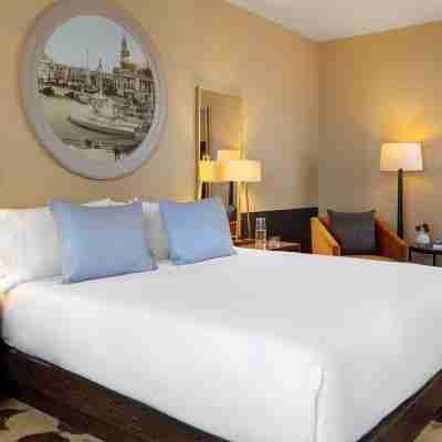 The Royal Sonesta Chicago River North Rooms