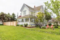 Stunning Large Apartment in the Heart of Port Townsend!