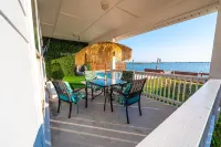 Luxury Waterfront Rockport Villa with private pool and fishing dock