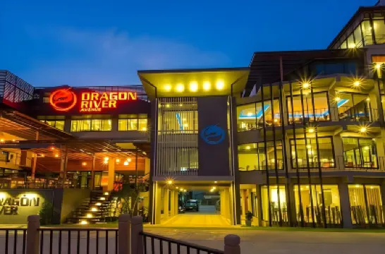 Dragon River Avenue Hotels near Janokrong School