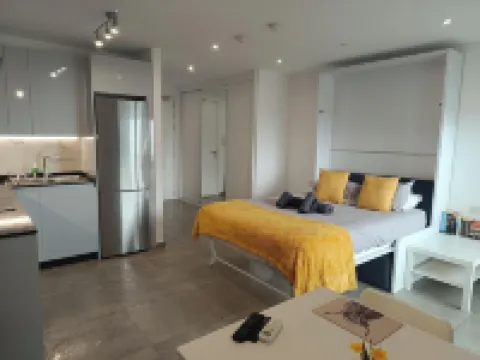 E1 Spacious Studios, Sea and Beach Views, High Floor Hotéis em Gibraltar